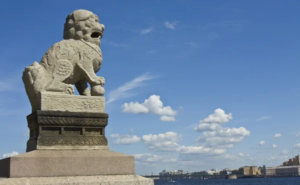 St. Petersburg, sculptures Shih Tzu — Stock Photo, Image