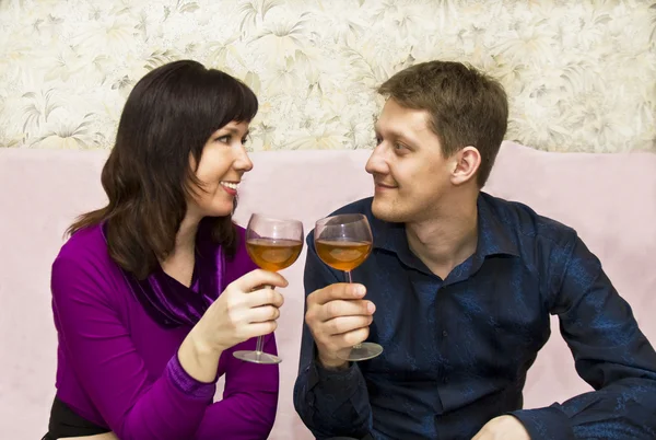 Couple drinking wine — Stock Photo, Image