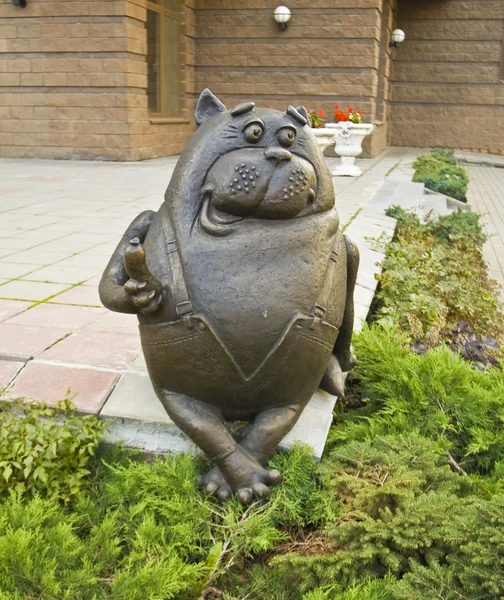 Moscou, estátua para gato com salsicha — Fotografia de Stock