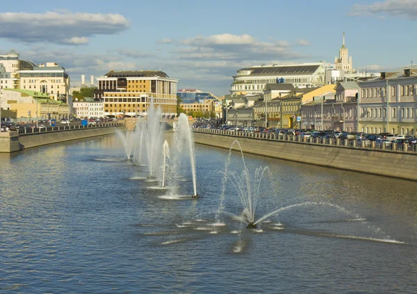 Moscow, fountains on river — Stock Photo, Image