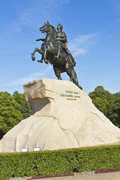 Sint-petersburg, monument van koning peter i — Stockfoto