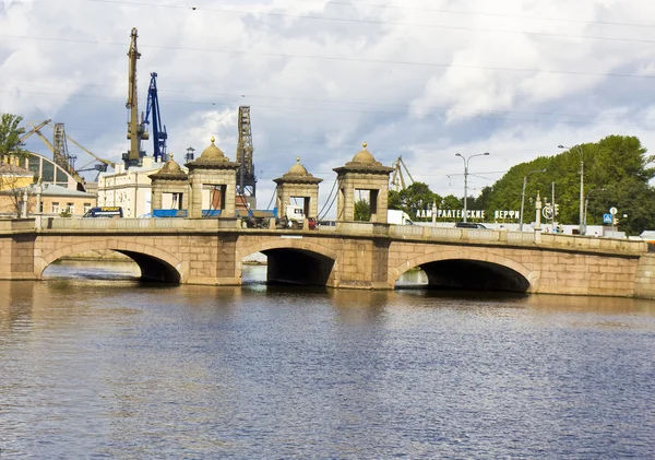 St. petersburg, alte kalinkinbrücke — Stockfoto