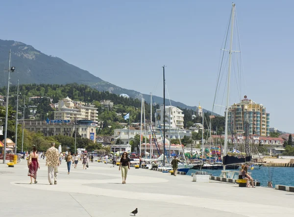Quay na cidade Yalta, Crimeia — Fotografia de Stock