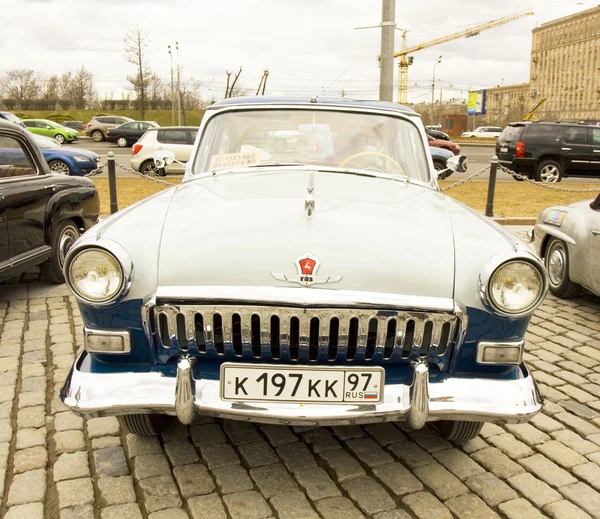 Rally de coches clásicos, Moscú, Volga GAS 22 —  Fotos de Stock