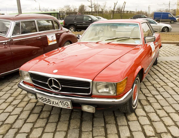 Rally de coches clásicos, Moscú, mercedes benz — Foto de Stock