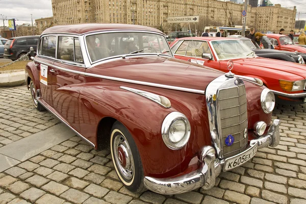 Rally of classical cars, Moscow, mercedes benz — Stock Photo, Image