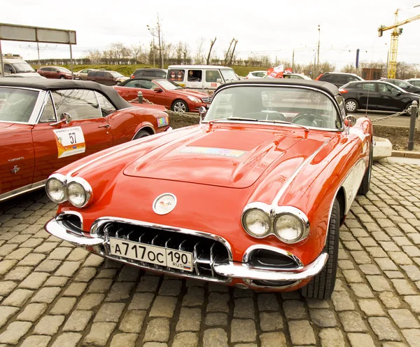 Corvetta di Chevrolet su raduno di auto classiche, Mosca, Chevrolet — Foto Stock