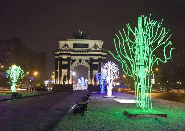 Electric trees and Triumphal arch, Moscow in Christmas — Stock Photo, Image