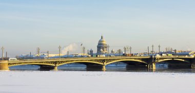 St. petersburg, cathedral st. Isaac ve palace Bridge