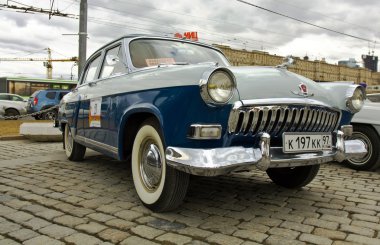 Rus retro araba volga
