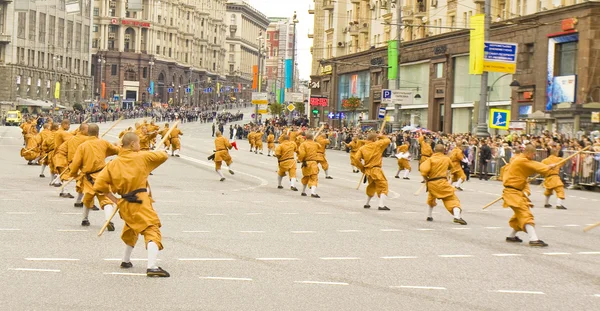 Monaci del monastero Shaolin in parata a Mosca — Foto Stock