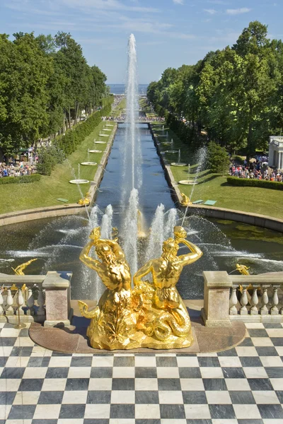 Fontaines en Peterhof, Russie — Photo