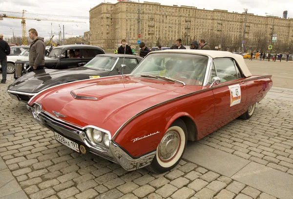 Retro ford thunderbird — Stockfoto