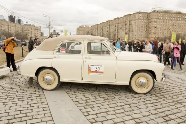 Перемога російського ретро автомобіля (перемоги) — стокове фото