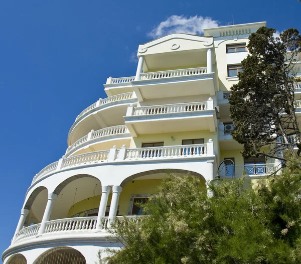 Modern buildings of Yalta resort — Stock Photo, Image