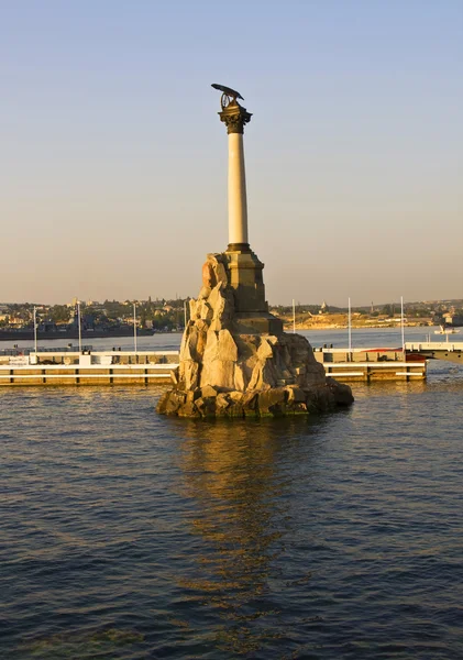 Sevastopol, anıt gemi sular. — Stok fotoğraf