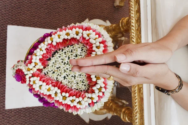 Hand of bride wait for blessed water — Stock Photo, Image