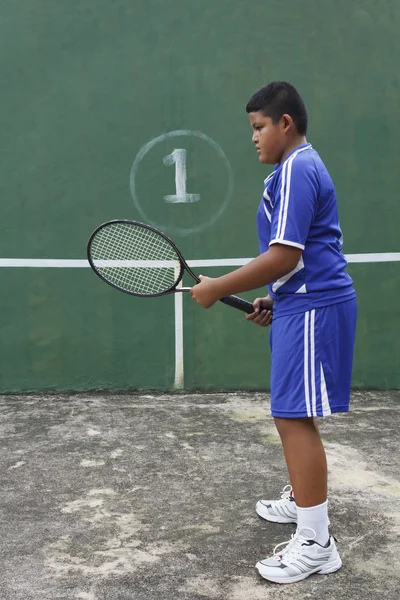 Tajski chłopiec tenisista — Zdjęcie stockowe