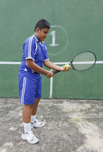 Thaï garçon joueur de tennis — Photo