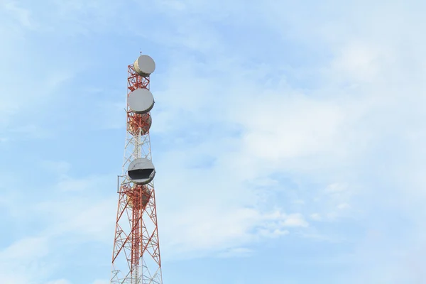 Torre de comunicación —  Fotos de Stock