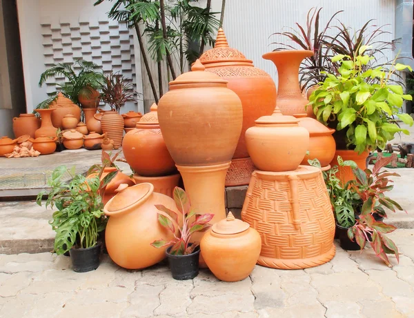 Giardinaggio tradizionale della ceramica — Foto Stock