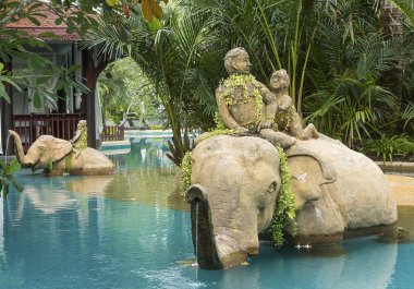 코끼리 구운 점토 분수