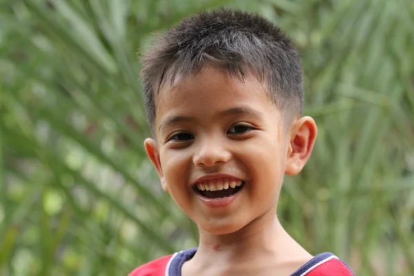 Asian Thai Little Boy Play Backyard — 图库照片