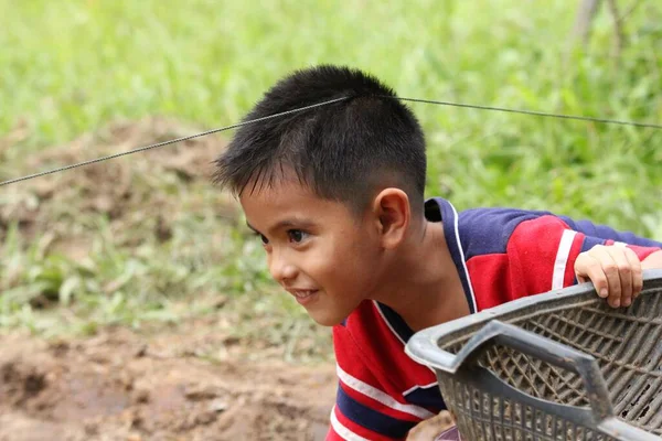 Asian Thai Little Boy Play Backyard — 图库照片