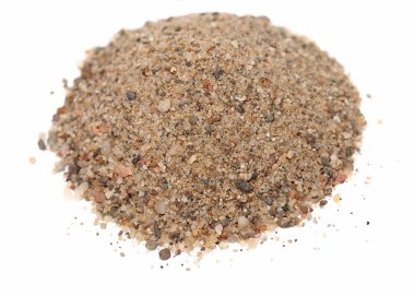 Beyaz arka planlar da izole edilmiş makro kazık kumu (nehir kumu )