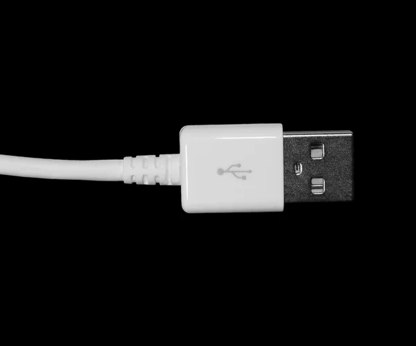 Izole siyah arka plan üzerine beyaz usb kablosu — Stok fotoğraf