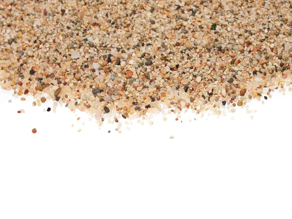 Macro pila de arena del desierto aislada sobre fondo blanco (arena mediterránea ) —  Fotos de Stock