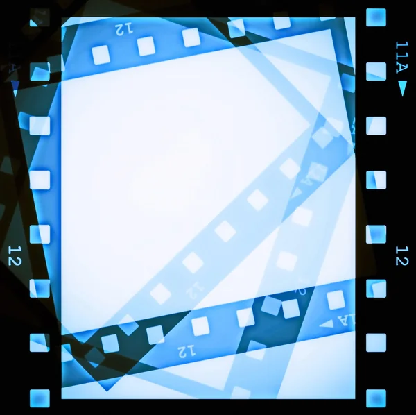 Lege filmframe strip geïsoleerd op wit — Stockfoto