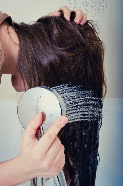 Mycia włosów — Zdjęcie stockowe