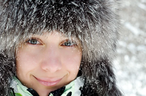 Vrouw in de winter — Stockfoto