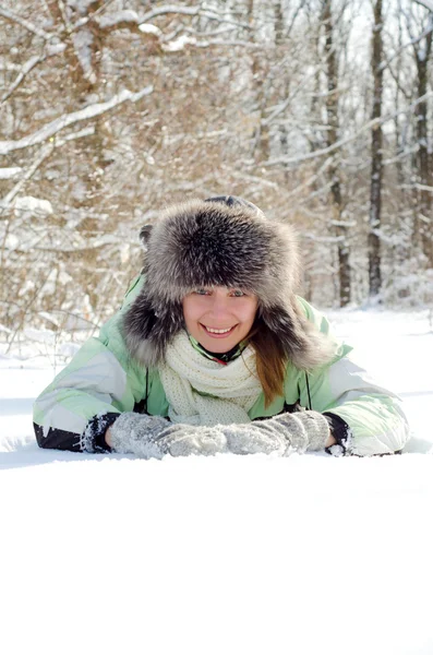 Vrouw in de winter — Stockfoto