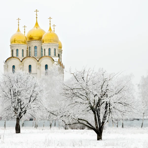 Церква в зимовий період — стокове фото