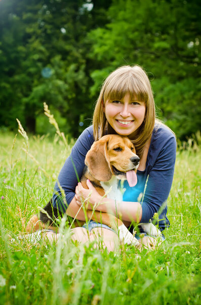 Woman with beagle — Stock Photo, Image