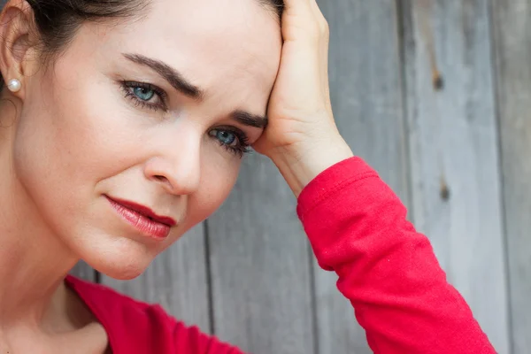 Primer plano de la mujer triste y deprimida — Foto de Stock