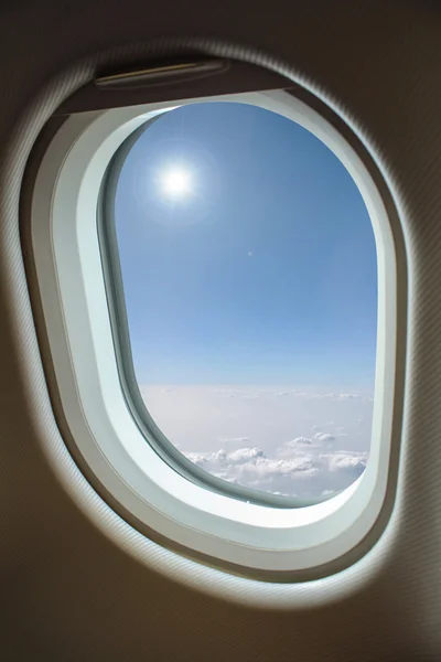 Vista da janela com avião — Fotografia de Stock