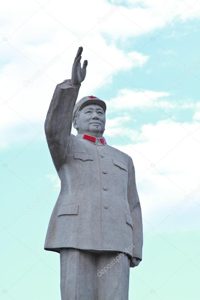Mao Tse tung Statue