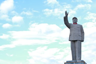 Mao Tse tung Statue clipart