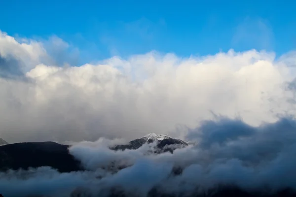 Vacker snö berg — Stockfoto