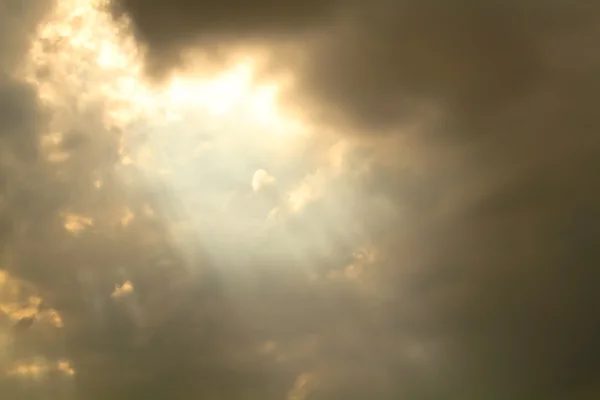 Cielo con rayos — Foto de Stock