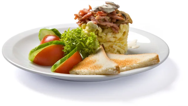 Omelette con prosciutto e funghi — Foto Stock