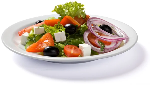 Salade servie sur assiette blanche — Photo