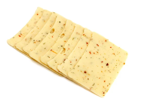 Vers gesneden?? kaas segmenten tegen witte achtergrond — Stockfoto