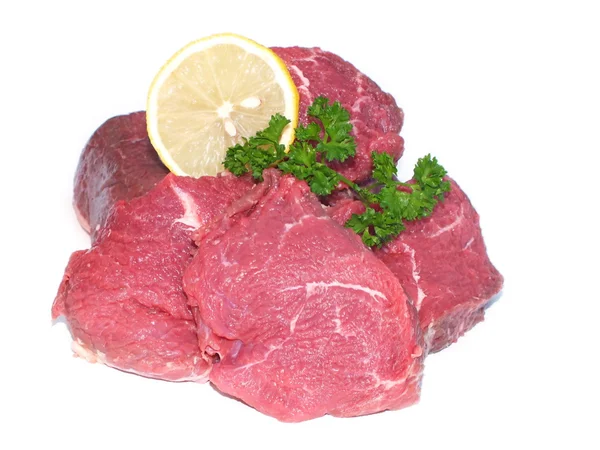 Сырое свежее мясо с кожуры — стоковое фото