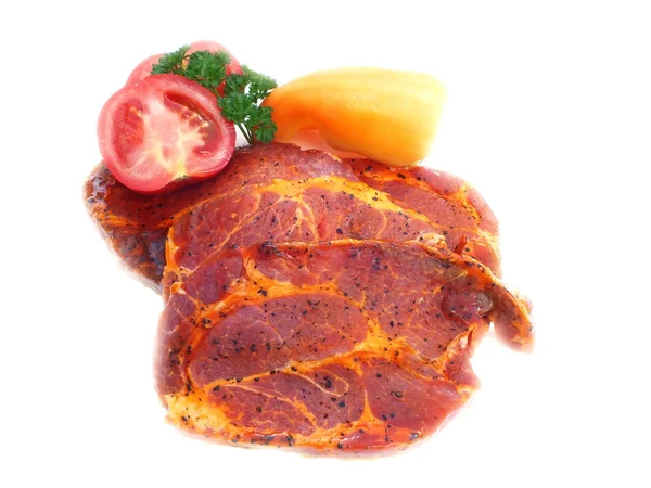 Surowe mięso z wieprzowych w sosie grill — Zdjęcie stockowe