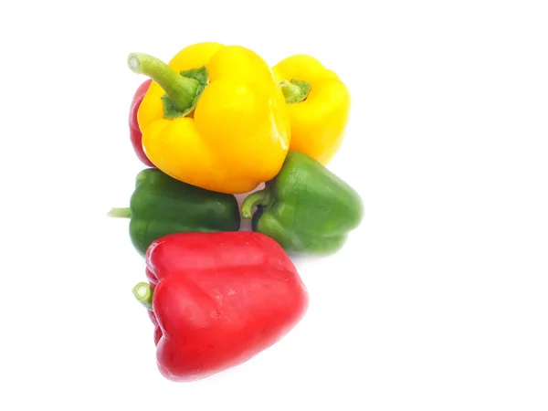 Barevné syrové papriky izolovaných na bílém, barevné zeleniny — Stock fotografie