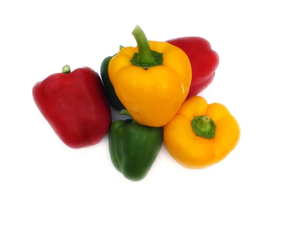 Barevné syrové papriky izolovaných na bílém, barevné zeleniny — Stock fotografie